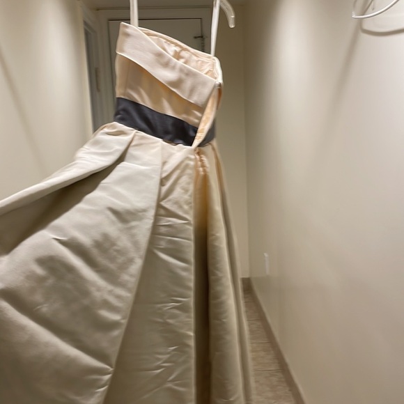 High low gown - Picture 5 of 10